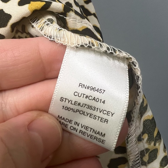 NWT love on a hanger sleeveless animal print top size small - Picture 3 of 5